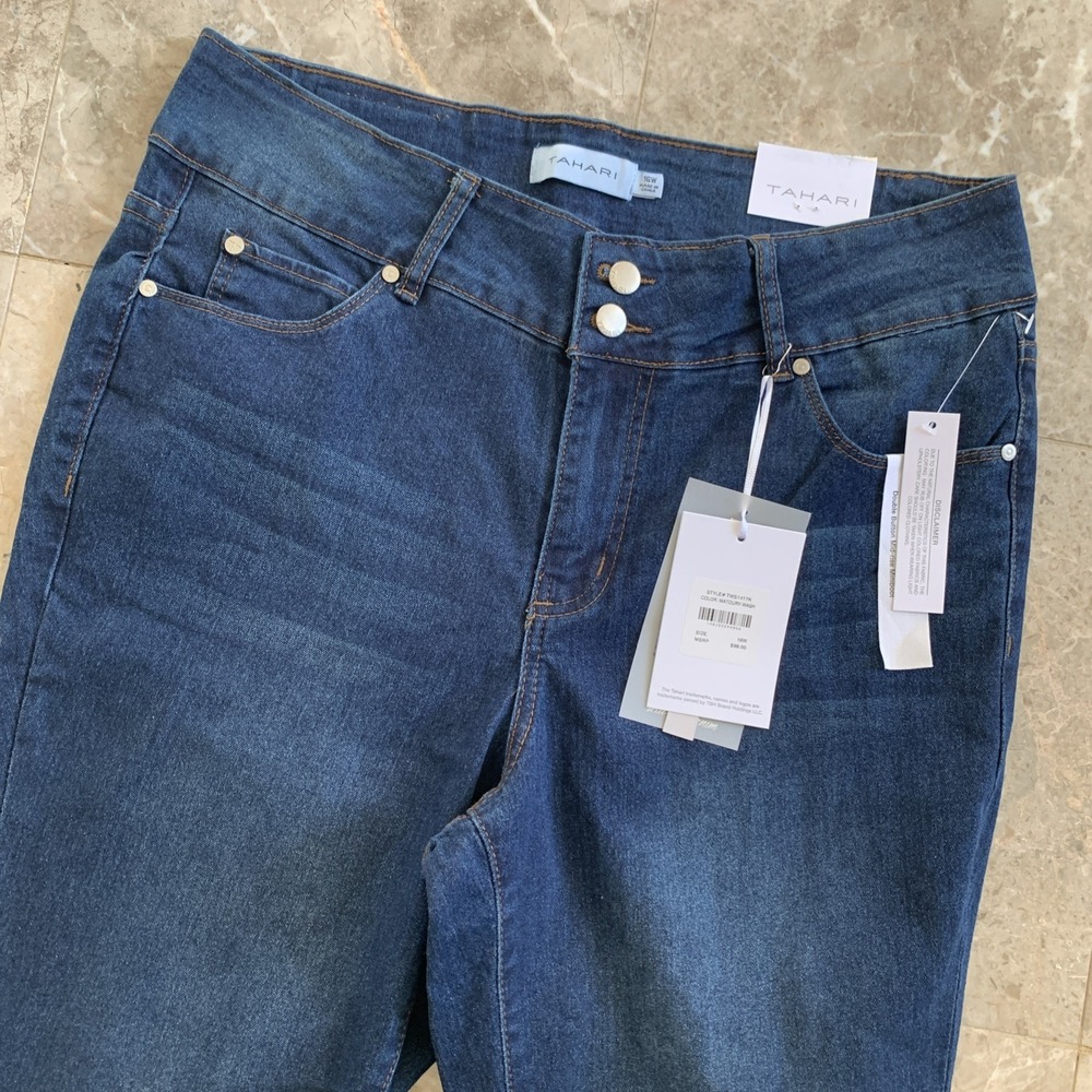 Tahari Womens Jeans Size 16W Blue Chloe Double Button Mid Rise Mini BootCut NWT